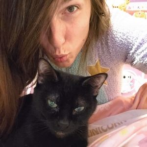 Meet your Posher, Meshia